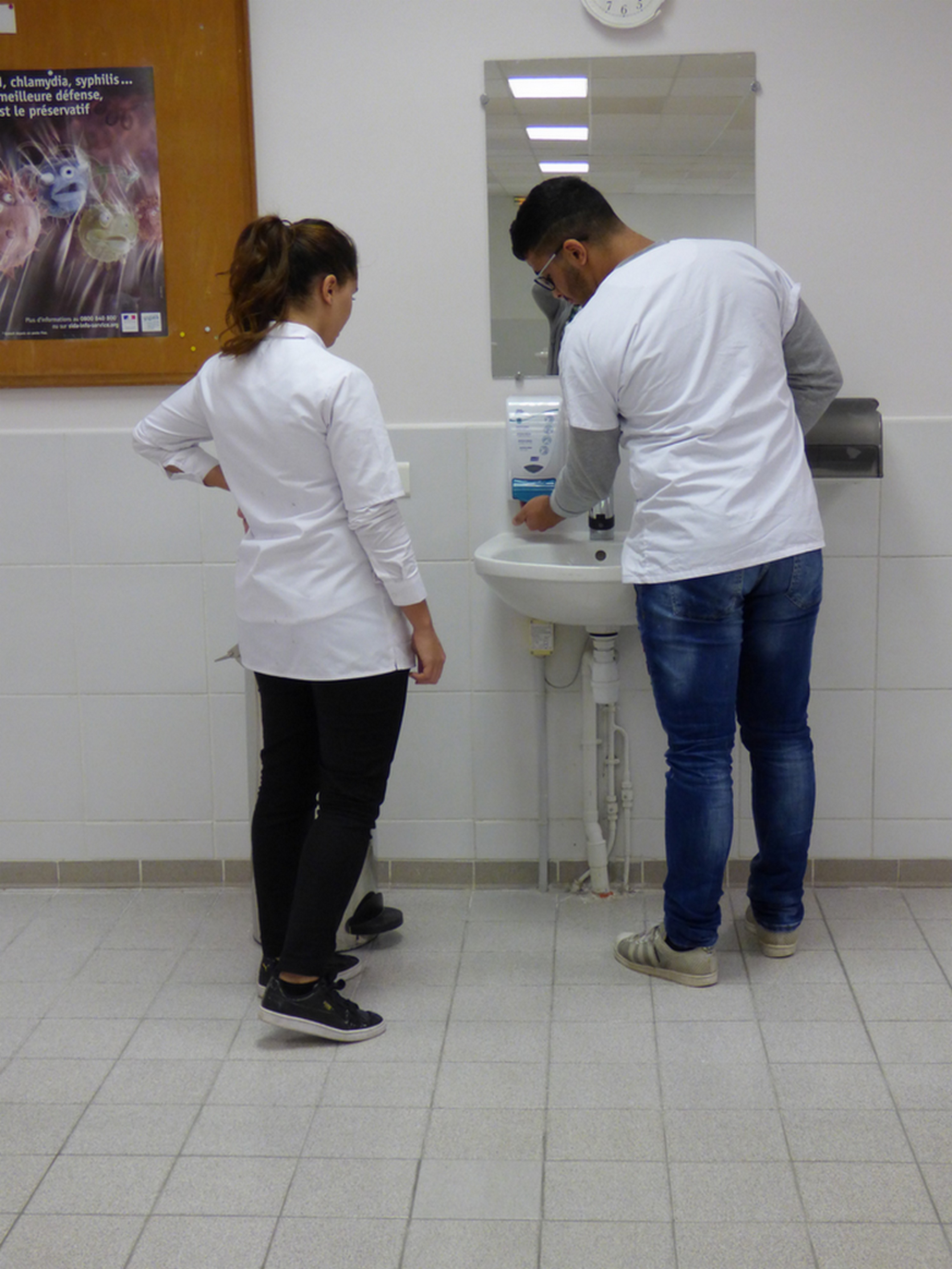 lavage mains Yellies et Aya4.jpg